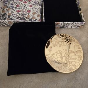 ✨️Gucci Gold Floral Compact Mirror – Limited Edition Gift With Purchase - NIB✨️